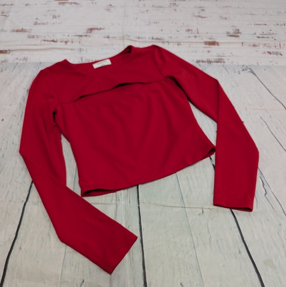Aritzia Babaton long sleeve cut out Top. - Picture 6 of 6